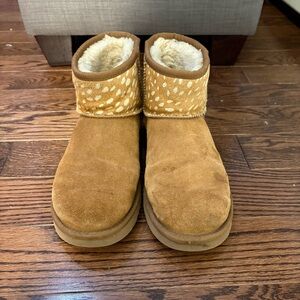 {UGG} Classic Mini Idyllwild Chestnut Boots, 7
